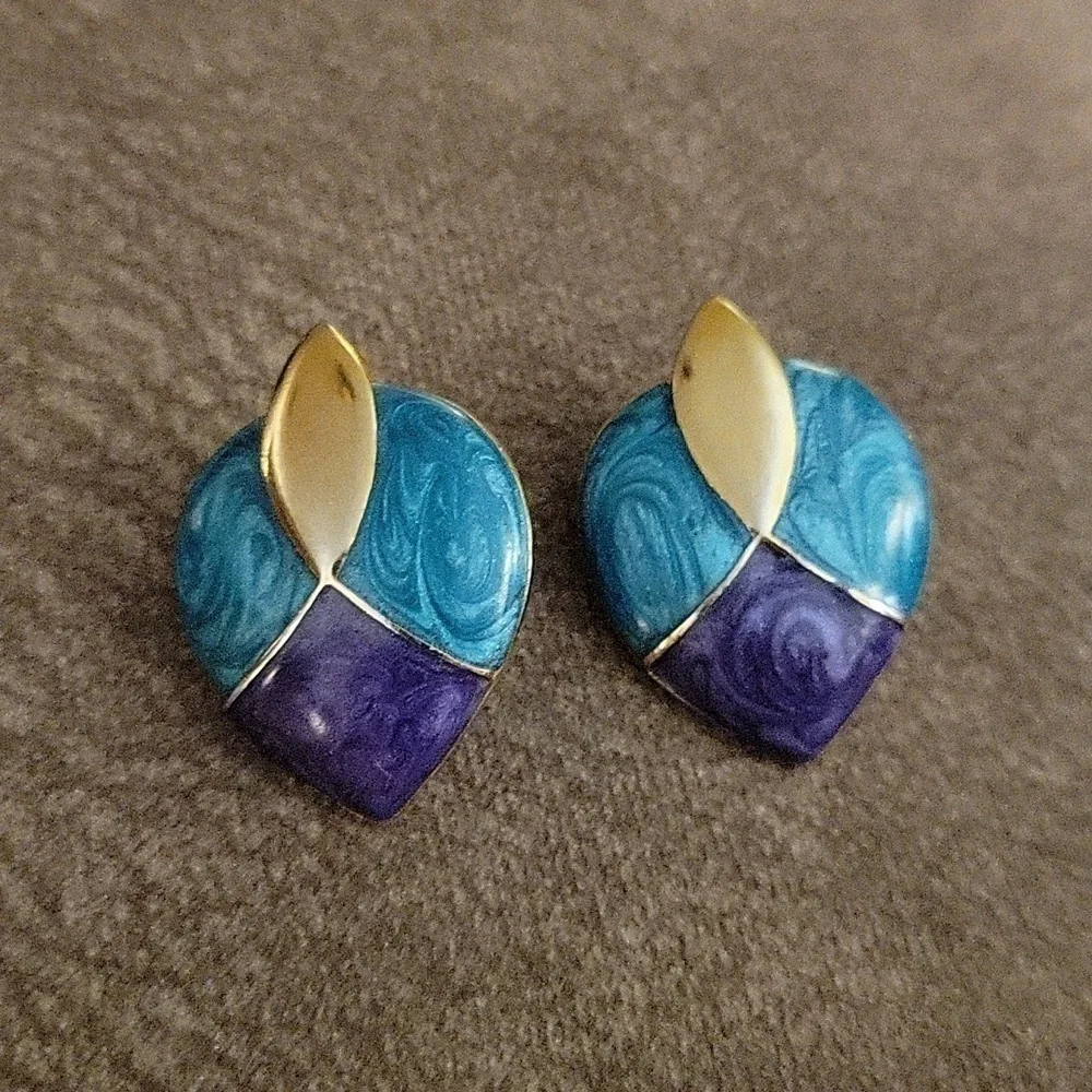 3/$30 Vtg 1980s Purple Teal Enamel Art Deco Post Earrings